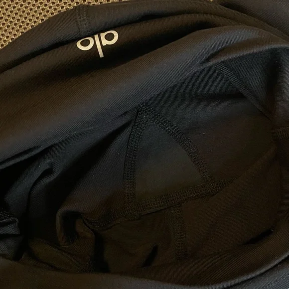 alo High Waist Wrapped Stirrup Leggings in Black - - Picture 8 of 14